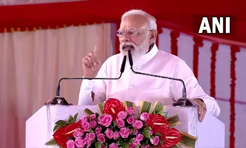 குஷிநகரில் அமைக்கப்பட்ட சர்வதேச விமான நிலையத்தை திறந்து வைத்த பிரதமர் மோடி!