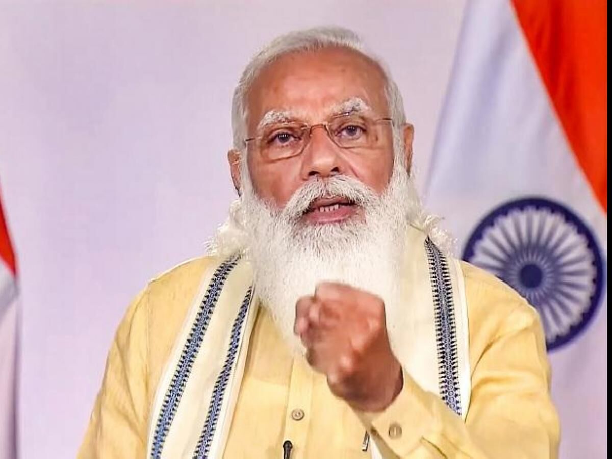 100 கோடி தடுப்பூசி செலுத்தி இந்தியா சாதனை ! உலக அரங்கில் சிங்க நடை போடும் மோடி அரசு !