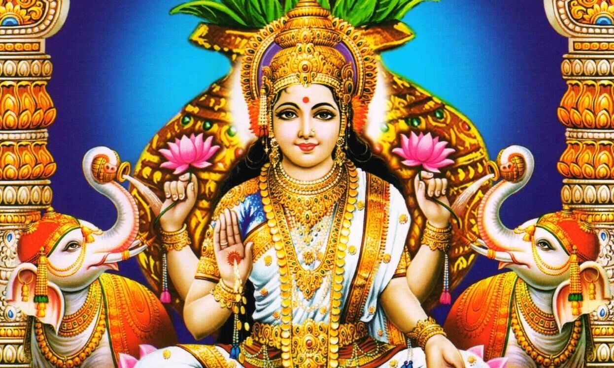 பெளர்ணமியில் இலட்சுமி பூஜை செய்வது மிகவும் உகந்ததாகும் !