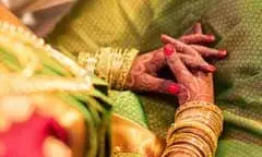 IT நிறுவனத்தில் பணிபுரியும் NRI கணவர் மீது வழக்கு பதிவு செய்த இளம்பெண் !