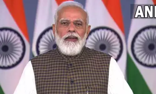 100 கோடி தடுப்பூசி செலுத்தி சாதனை: நாட்டு மக்களிடம் பிரதமர் மோடி இன்று உரை!