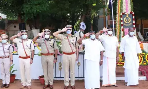 பணியில் இறந்த காவலர்களுக்கு முதலமைச்சர் ரங்கசாமி அஞ்சலி !