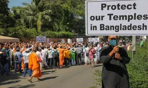 இந்துக்களின் சொத்துகள், வழிபாட்டு தலங்கள் மீது 3,721 தாக்குதல்கள் : வங்கதேசத்தை சூறையாடும் இஸ்லாமிய கும்பல்!