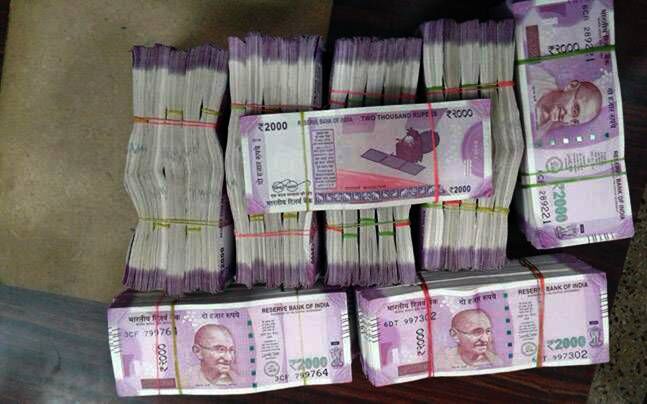 மகாராஷ்டிரா: ரியல் எஸ்டேட் நிறுவனத்தில் ரூ.100 கோடி கறுப்பு பணம் !