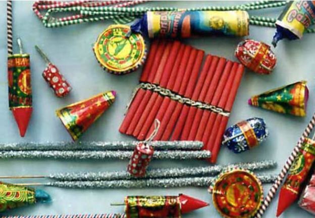 ரயில்களில் பட்டாசு எடுத்து சென்றால் 3 வருடம் சிறை.. ரூ.1000 அபராதம்!