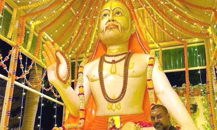 இந்தியாவிலேயே முதன் முறையாக மிகப்பெரிய 'ராகவேந்திரா' சுவாமி சிலையை நிறுவிய நடிகர் ராகவா லாரன்ஸ் !