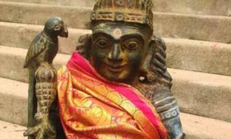 வைகை ஆற்றில் கண்டெடுக்கப்பட்ட மீனாட்சி அம்மன் சிலை!