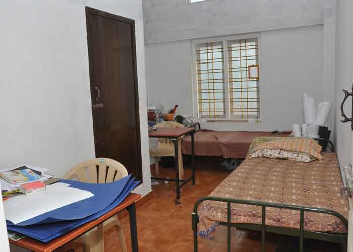 உரிமம் பெறாமல் நடைபெறும் அனைத்து 'விடுதிகளை' கண்டறிய அடிக்கடி ஆய்வு செய்ய உத்தரவு !