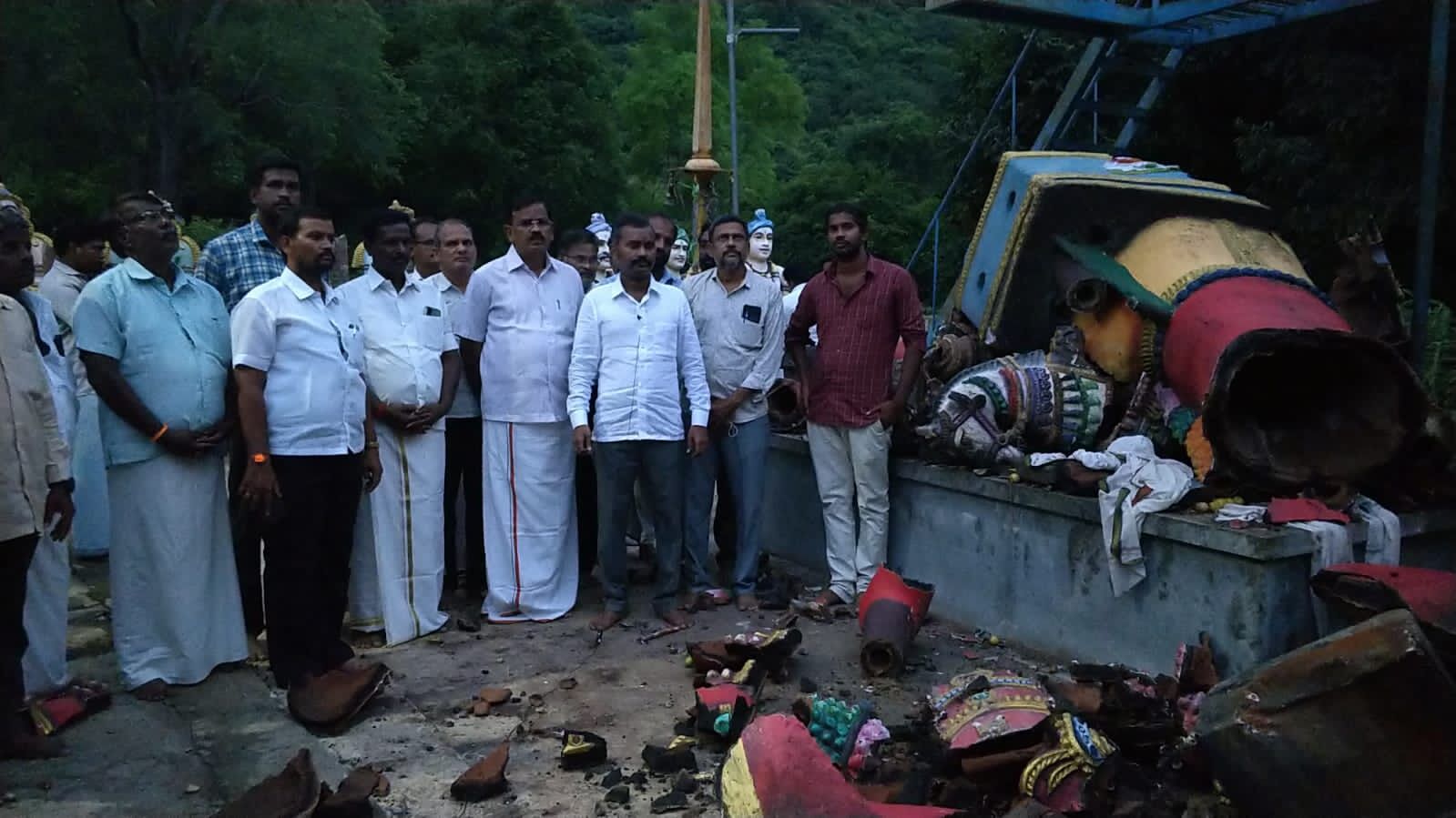 பெரம்பலூர்: 2வது முறையாக கோயில் சிலைகள் உடைத்த சமூக விரோதிகள்: நேரில் பார்வையிட்ட பா.ஜ.க. பிரமுகர் அஸ்வத்தாமன்!