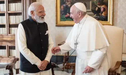 நம்பிக்கையுடன் தீபாவளியை கொண்டாடுங்கள் - இந்துக்களுக்கு போப் பிரான்சிஸின் தீபாவளி வாழ்த்து !