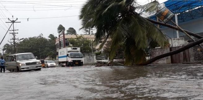 தமிழகத்தில் 14 மாவட்டங்களில் கனமழை: எச்சரிக்கை செய்த வானிலை மையம்!