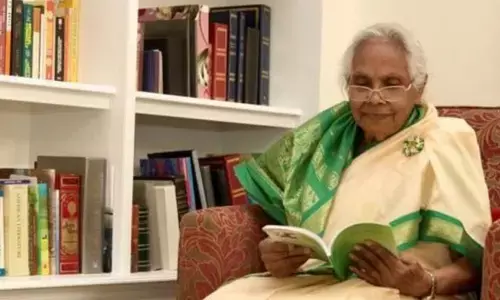 87 வயதில் கனடாவில் முதுகலைப் பட்டம் பெற்ற இலங்கை தமிழ் பெண் !