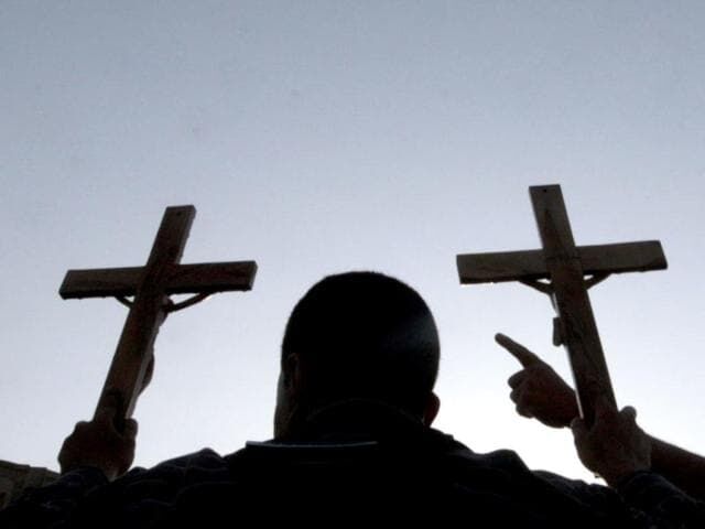 திருமணம் செய்து வைப்பதாக சர்ச்சிக்கு வரவழைத்து மதம்மாற்றும் முயற்சி: சம்மதிக்காத காதல் ஜோடி மீது கொலைவெறித் தாக்குதல்!