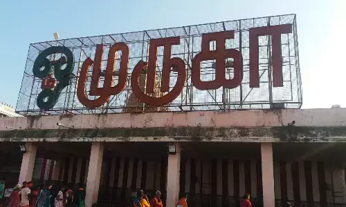 பழனியில்  மொட்டையடிக்கும்  ஊழியர்களுக்கு  3 மாதமாக ஊக்கத்தொகை வழங்கவில்லை !  தீபாவளிக்கு புத்தாடை கூட எடுக்க முடியாத வறுமை !