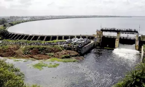 புழல், செம்பரம்பாக்கம் ஏரிகளில் இருந்து நீர் திறப்பு அதிகரிப்பு: பொதுமக்களுக்கு வெள்ள அபாய எச்சரிக்கை!