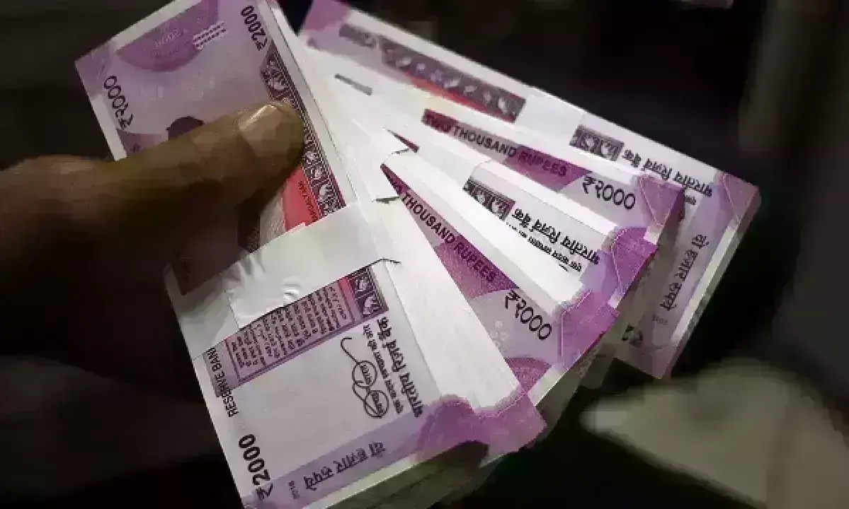 செல்வத்தை வாரி வழங்கும் உப்பு மற்றும் மஞ்சள் குறித்த சுவாரஸ்ய தகவல்கள் !