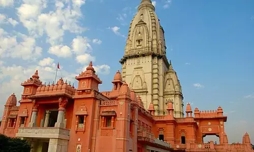 வாரணாசியில் 100 ஆண்டுகளுக்கு முன் கடத்தப்பட்ட அன்னபூரணி சிலை கனடாவில் மீட்பு!