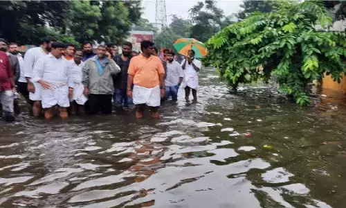 ஒப்பந்ததாரர்கள் மீது மட்டுமே தி.மு.க. கவனம் செலுத்தியது, வடிகால்களை சுத்தம் செய்யாமல் ஏமாற்றிவிட்டது! - பா.ஜ.க. தலைவர் அண்ணாமலை குற்றச்சாட்டு!