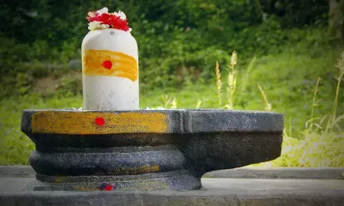 சிவனுக்கு பால் அர்பணிப்பதால் ஏற்படும் ஆச்சர்ய நன்மைகள் !