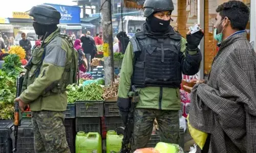 காஷ்மீரில் பதுங்கியுள்ள 38 பாகிஸ்தான் பயங்கரவாதிகள்: எச்சரிக்கை விடுத்த உளவுத்துறை!