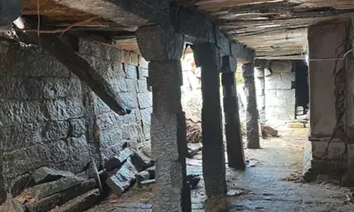 பாழடைந்த நிலையில் பாபுராயன் பேட்டை வரதராஜ பெருமாள் கோயில்: கண்டுகொள்ளாத இந்து சமய அறநிலையத்துறை!