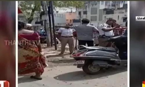 நான் யாரு தெரியுமா? என பெண் போலீசை அடிக்கப்பாய்ந்த தி.மு.க வழக்கறிஞர் !