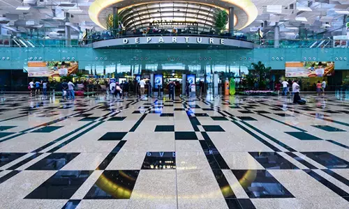 இந்தியாவை தொடர்ந்து சர்வதேச பயணிகளை அனுமதிக்க உள்ள சிங்கப்பூர் !