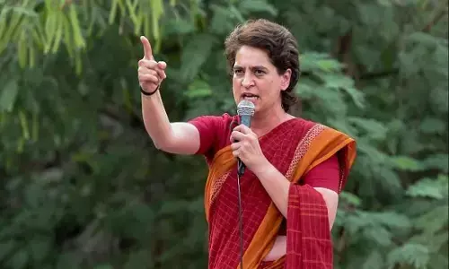 உத்திர பிரதேசத்தில் போட்டியிட வேட்பாளர் கிடைக்காமல் அல்லாடும் காங்கிரஸ் கட்சி - பிரியங்கா காந்தி ஷாக்!