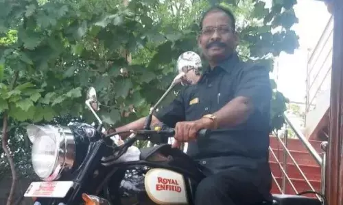 தி.மு.க. ஆட்சியின் அவலம்: நடுரோட்டில் வெட்டிக்கொல்லப்பட்ட எஸ்.ஐ !