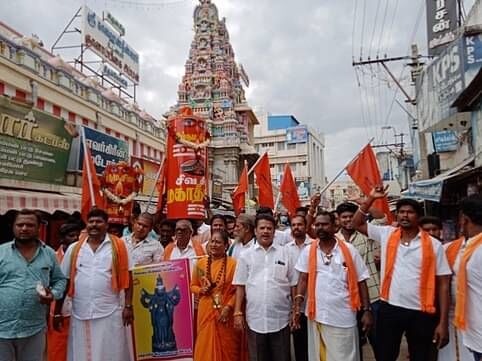 திண்டுக்கல் மலைக்கோயிலில்  கார்த்திகை தீபம் ஏற்ற முயன்ற இந்து மக்கள் கட்சியினர் கைது !