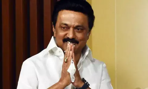 தி.மு.க. மாவட்ட செயலாளராக மாறிட்டாரா கோவை மாவட்ட ஆட்சியர்? ஸ்டாலினை வரவேற்க பள்ளி, கல்லூரிகளுக்கு விடுமுறை!