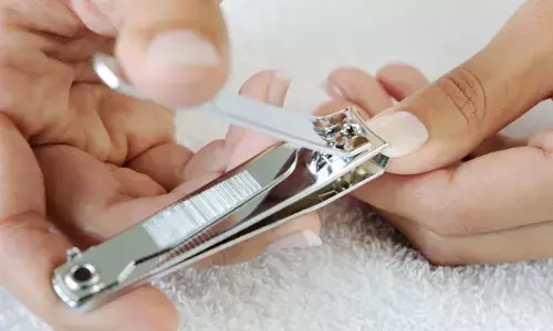 மாலையில் நகம் வெட்ட கூடாதென்பது மூடநம்பிக்கையா? இல்லை என அடித்து சொல்லும் அறிவியல்!