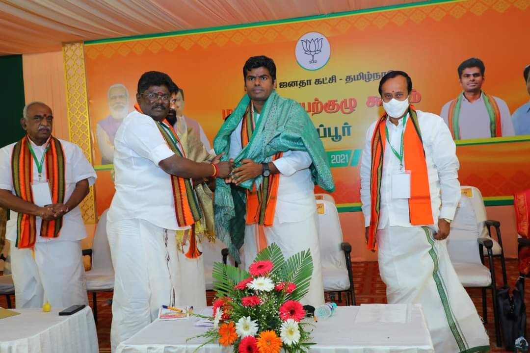 பா.ஜ.க-வில் இணைந்த இரு முன்னாள் எம்.எல்.ஏ-க்கள்! காத்திருக்கும் பிறகட்சியை சேர்ந்த மாஜி 30 பேர்? கழகங்கள் 'ஷாக்'!