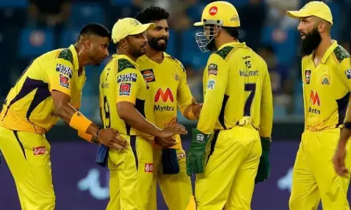 சென்னை சூப்பர் கிங்ஸ் அணியில் தக்க வைக்கப்படும் 3 வீரர்கள் யார் ?