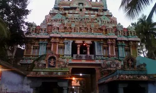 நீரினால் செய்யப்பட்ட லிங்கம் இருக்கும் அதிசய ஜம்புகேஸ்வரர் ஆலயம் !