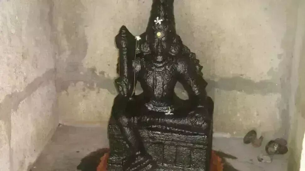 850 ஆண்டுகள் பழமைவாய்ந்த சிவன்  கோயிலில், சண்டிகேஸ்வரர் சுவாமி சிலை திருட்டு !