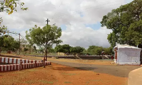 திருப்பூர் அருகே பல கோடி மதிப்புள்ள கோயில் நிலம் ஆக்கிரமிப்பு: வீட்டு மனைகளாக விற்க முயற்சி!