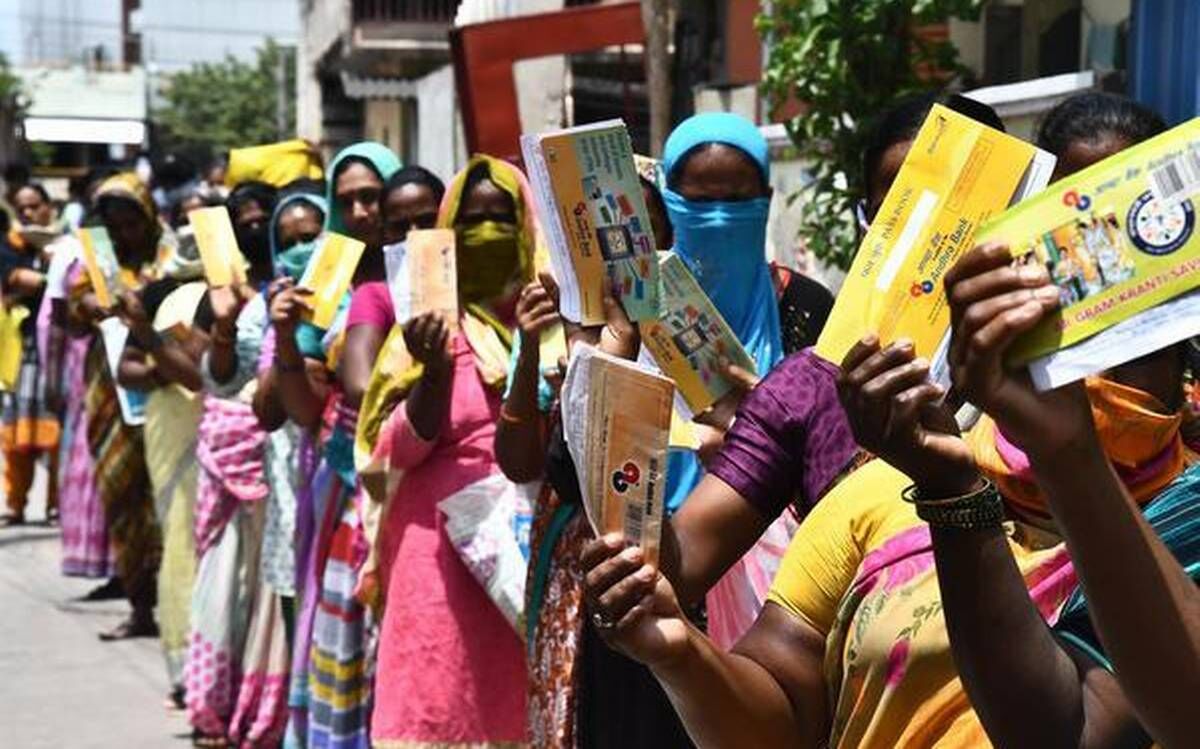 பிரதமரின் ஜன்தன் வங்கிக் கணக்குகள் 43.85 கோடியாக அதிகரிப்பு!