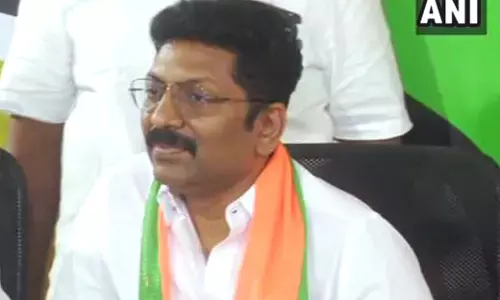 தமிழக அரசு அலுவலகங்களில் பிரதமர் மோடி படம் இடம்பெற வேண்டும்: பா.ஜ.க. வலியுறுத்தல் !