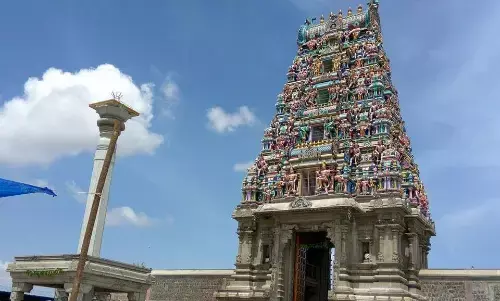 அபிஷேகத்திற்கு காளைகள் நீர் கொண்டு செல்லும் அதிசய திருத்தலம்! சென்னிமலை!