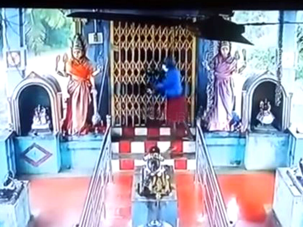 அம்மன் கோயில் பூட்டை உடைக்க முடியாமல் திரும்பிச் சென்ற திருடன்: சிசிடிவி காட்சியில்  அம்பலம்!