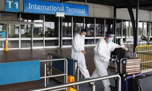 ஓமிக்ரான் வைரஸ் காரணமாக இந்தியா வரும் வெளிநாட்டு பயணிகளுக்கு புதிய கட்டுப்பாடு !