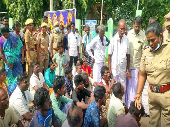 ராமநாதபுரம்: போலீஸ் விசாரணைக்கு அழைத்து சென்ற கல்லூரி மாணவர் மரணம் !உறவினர்கள் சாலை மறியலால் பதற்றம்!