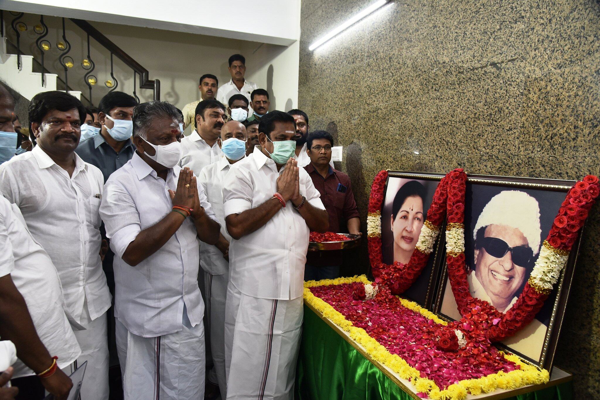 அ.தி.மு.க. ஒருங்கிணைப்பாளர்கள் தேர்வு: எடப்பாடி பழனிசாமி, ஓ.பன்னீர்செல்வம் இன்று பதவியேற்பு!