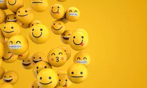 சமூக வலைதளங்களில் மக்கள் அதிகமாகப் பயன்படுத்தும் எமோஜிக்கள் !