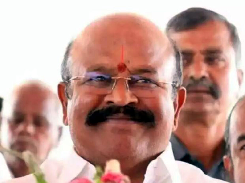 10 அமாவாசை போனால் அ.தி.மு.க. ஆட்சி: பொள்ளாச்சி ஜெயராமன் அதிரடி பேச்சு!