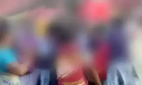 மாணவிகள்  ஒருவரை ஒருவராக தாக்கிக்கொண்ட சம்பவம் :ஆவடியில் அதிர்ச்சி !