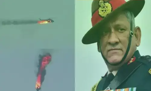 பிபின் ராவத் பயணித்த ஹெலிகாப்டர் விபத்துக்குள்ளானதாக பரவி வரும் தவறான  வீடியோ!