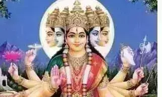 காயத்ரி மந்திரம் என்பது மிகவும் சக்தி படைத்த தெய்வீக மந்திரங்களுள் ஒன்று !