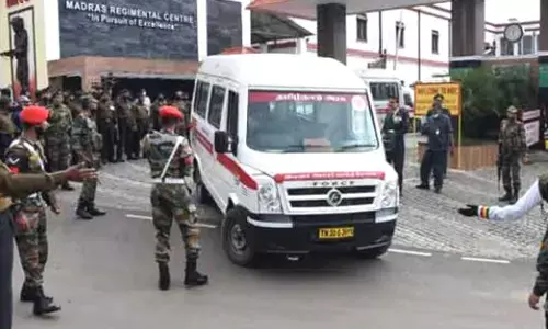 முப்படை தலைமை தளபதி, உள்ளிட்ட 13 பேர் உடல்களுடன் விமானம் டெல்லி கிளம்பியது!